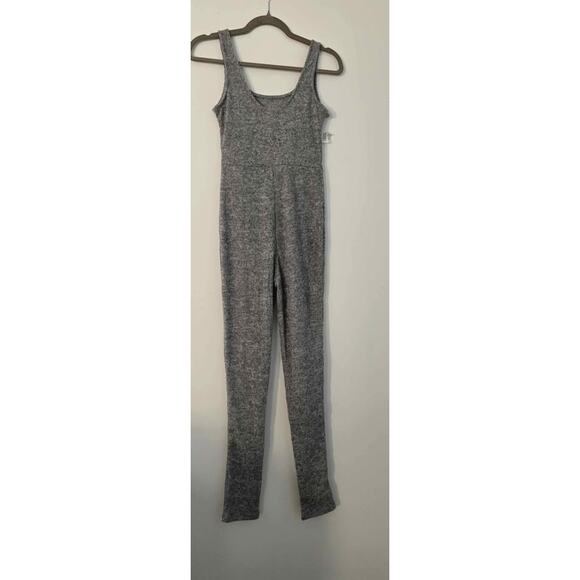 Popular 21 Gray Ribbed Knit Jumpsuit – Medium Scoop Neck Slim Fit One-Piece0 - Picture 2 of 5